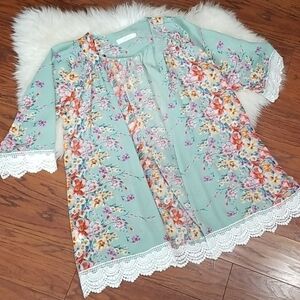 Hipster Row Floral Kimono